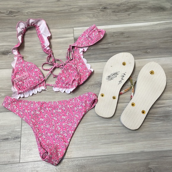 SHEIN bikini, pink with small flowers 🌸 bathing suit👙 size medium - Picture 4 of 5